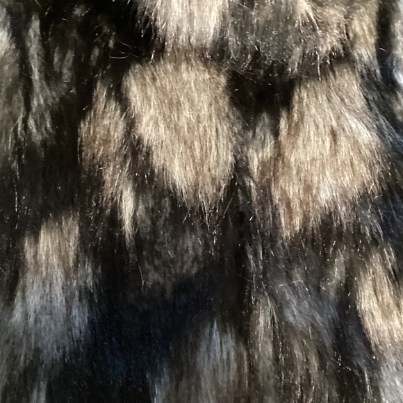 INC faux fur hooded XL vest - Picture 5 of 5